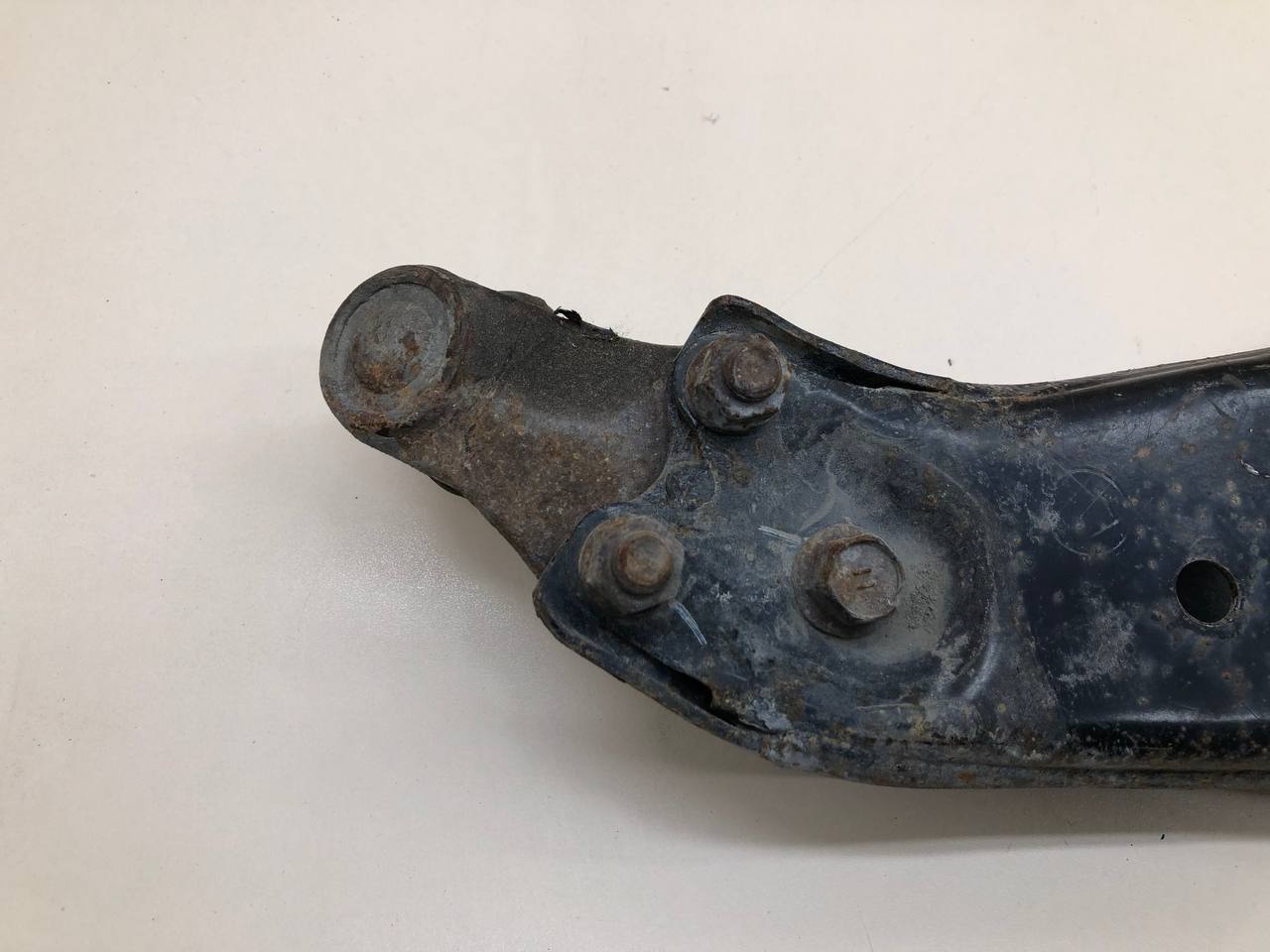 Рычаг передний левый Toyota Camry (XV50) 2011-2017