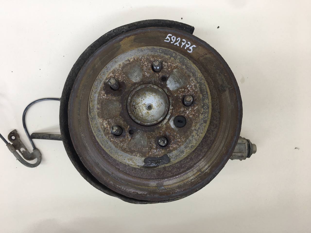 Кулак поворотный задний левый Toyota Camry (XV30) 2001-2006