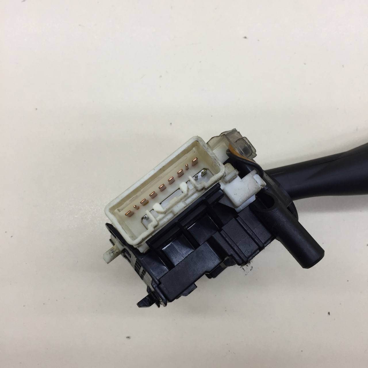 Переключатель поворотов подрулевой Suzuki Grand Vitara 2005-2015