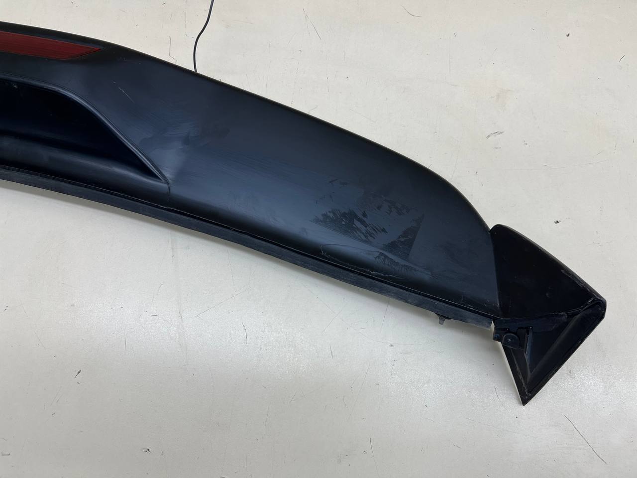 Спойлер (дефлектор) крышки багажника Porsche Cayenne 2010-2017