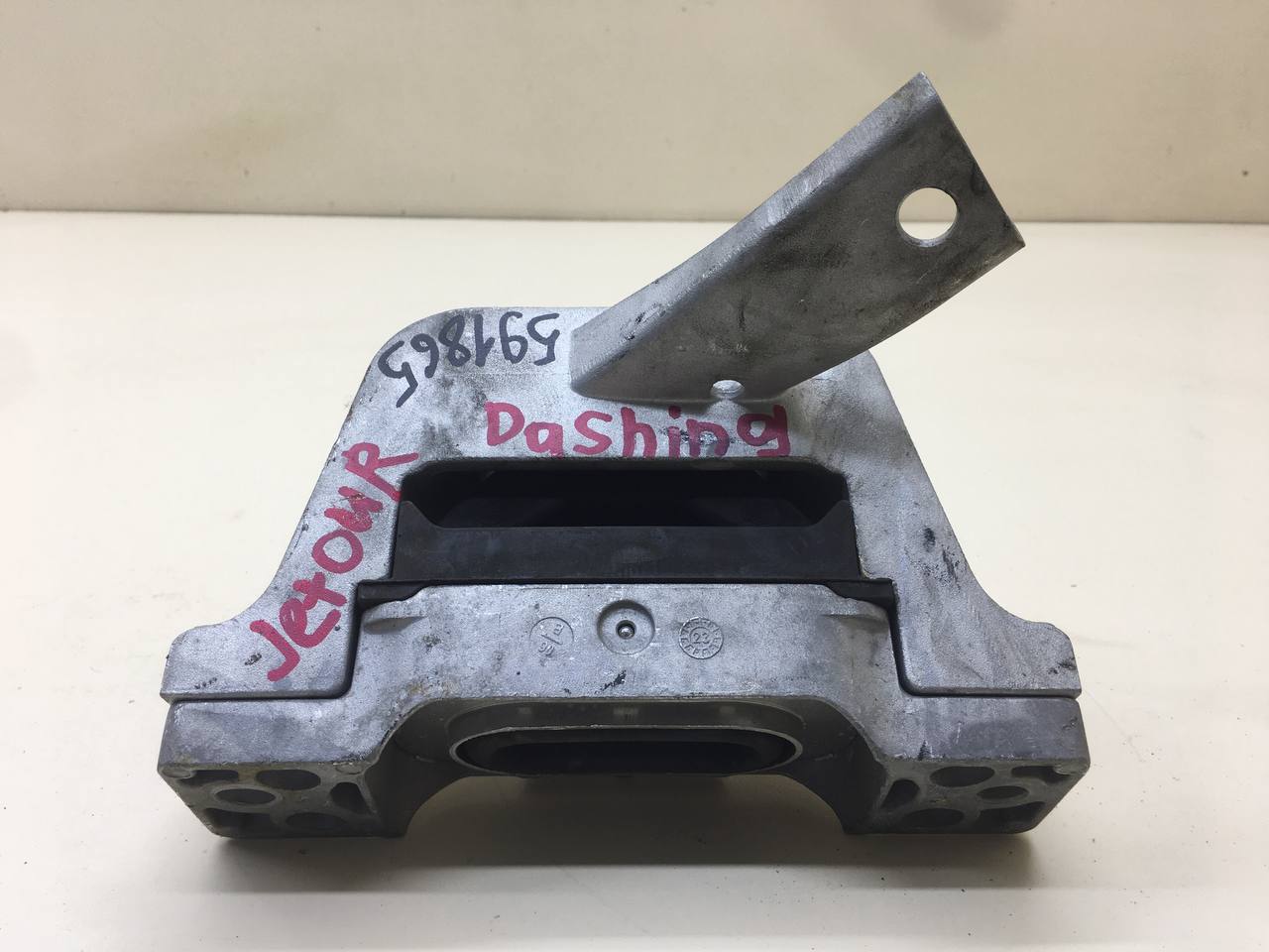 Опора двигателя правая Jetour Dashing 2022>