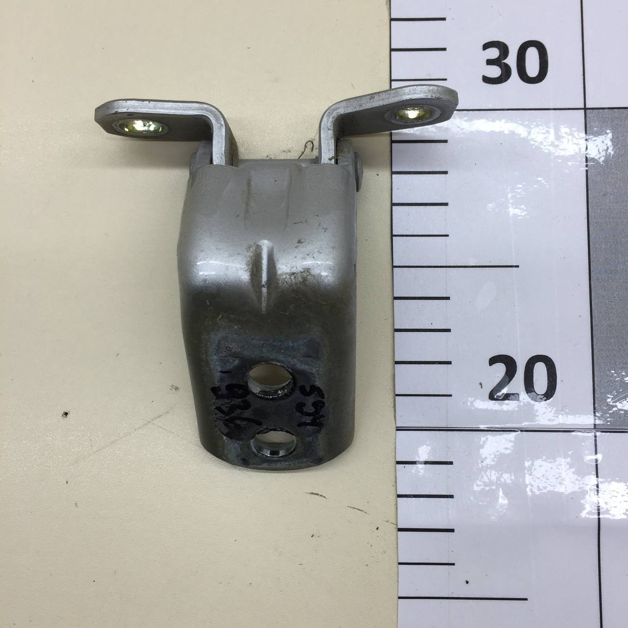 Петля двери передней левой верхняя Nissan Maxima (a36) 2015-2023