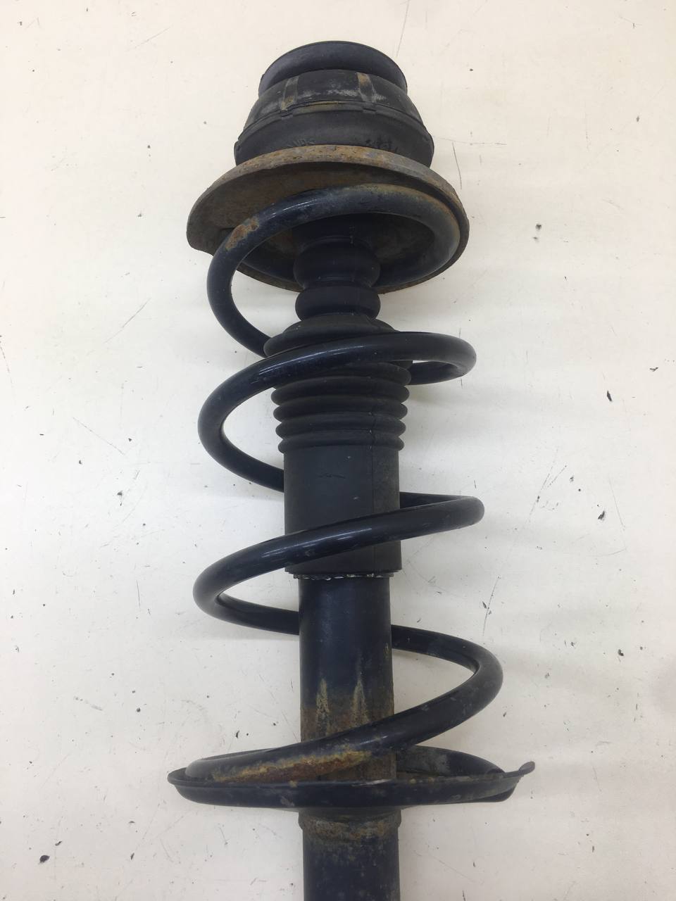 Амортизатор передний Nissan Almera 3 (G11, G15) 2012>