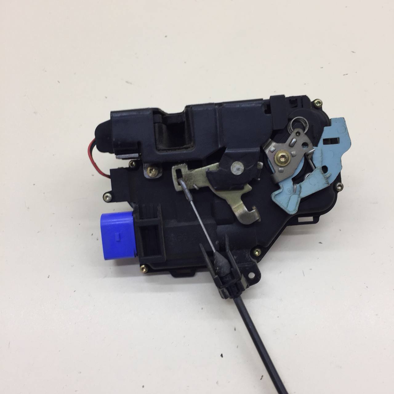 Замок двери передней левой Skoda Octavia (A5 1Z-) 2004-2013