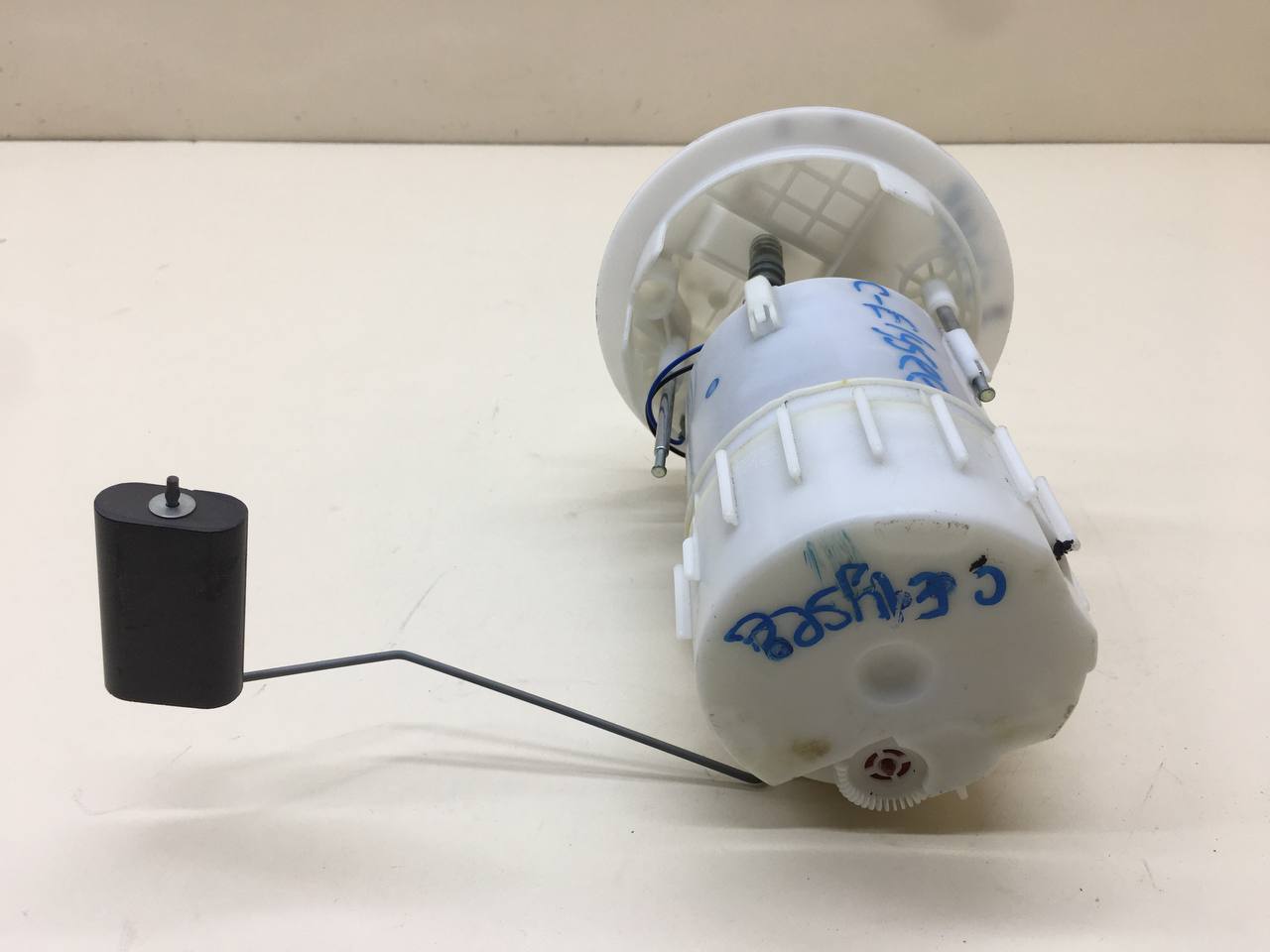 Насос топливный электрический Citroen C-Elysee 2012-2017