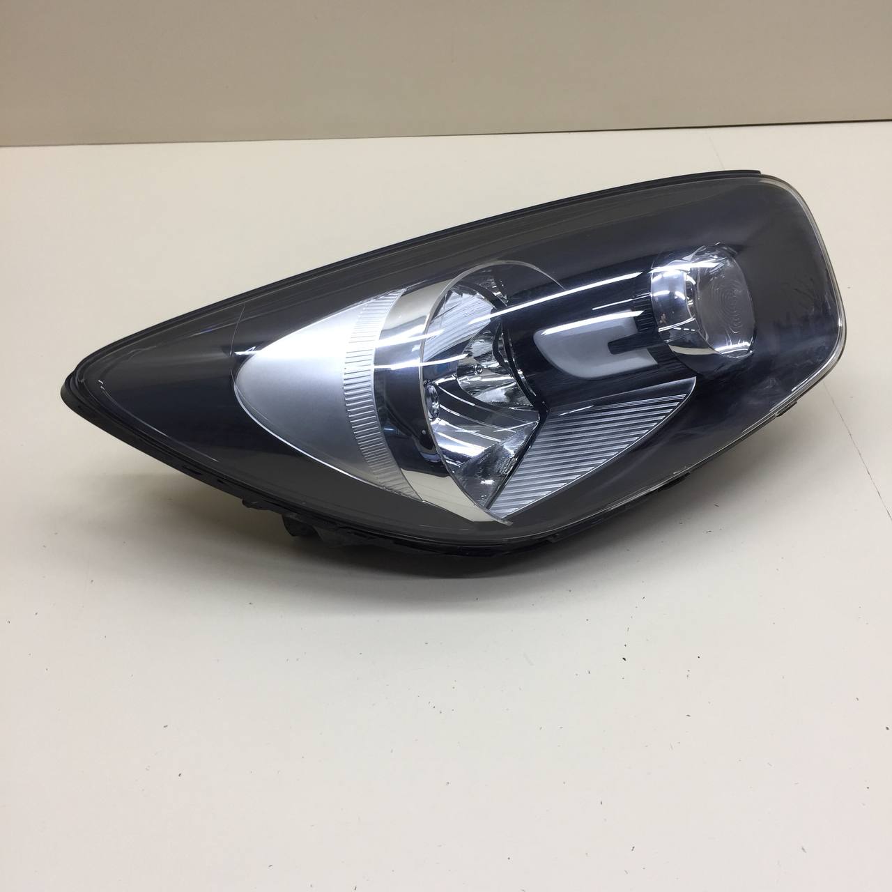 Фара правая Kia Picanto (TA) 2011-2017