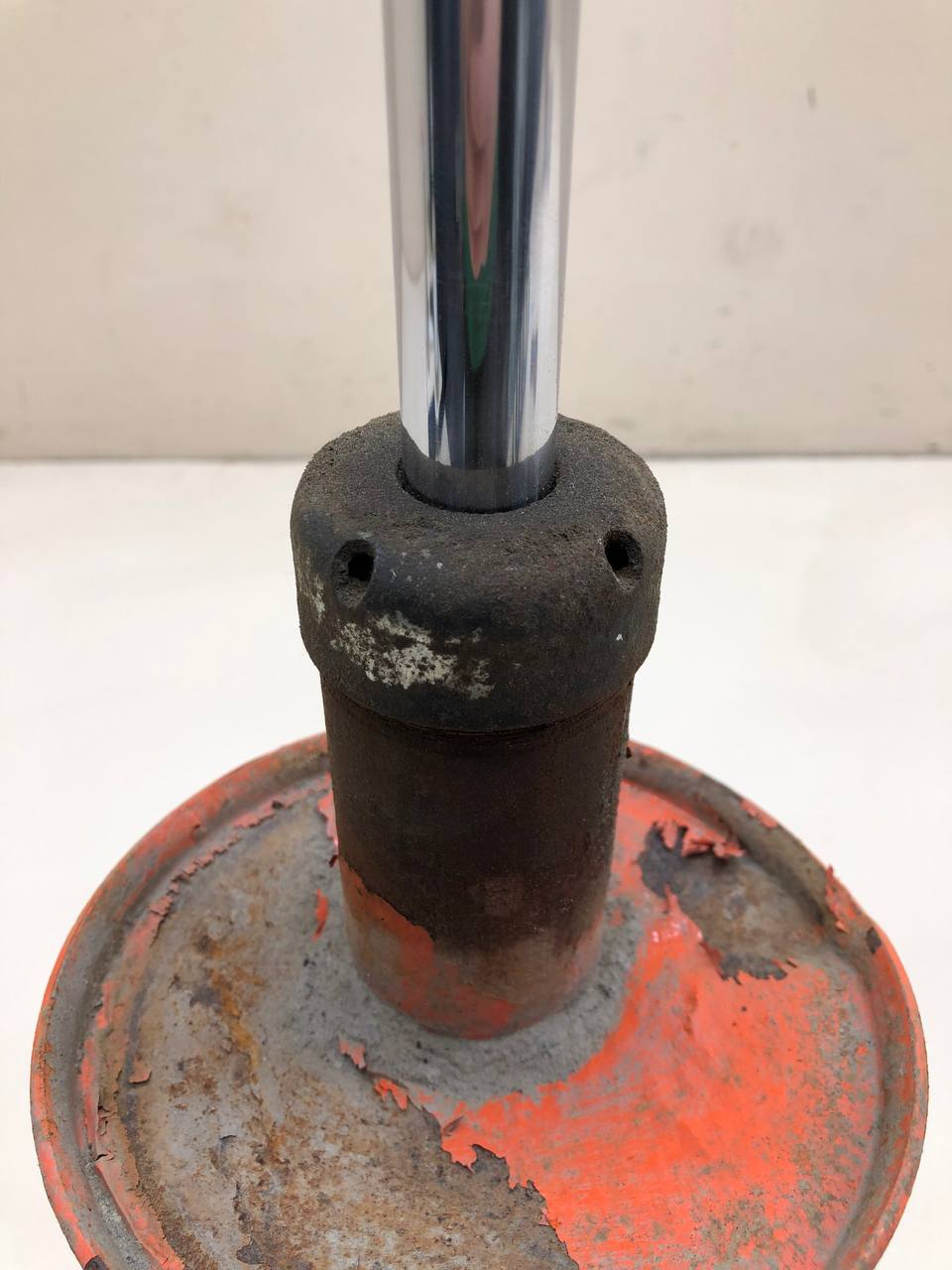 Амортизатор передний Lada Largus 2012>