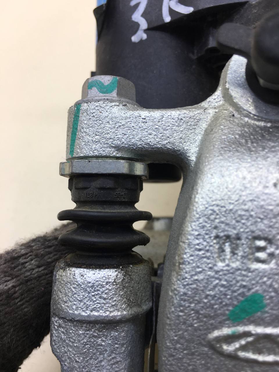 Суппорт задний правый Chery Tiggo 8 Pro 2021-2024