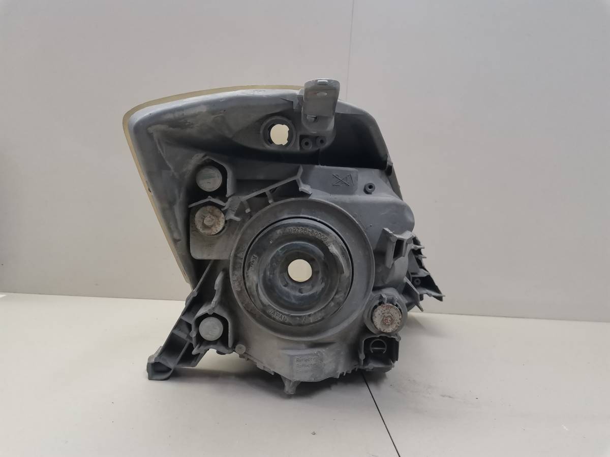 Фара левая Toyota Passo (XC10) 2004-2010
