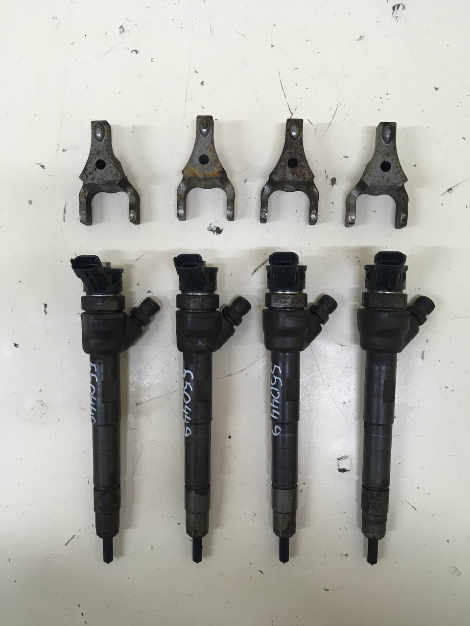 Форсунка дизельная электрическая Jaguar XE (760) 2014-2021