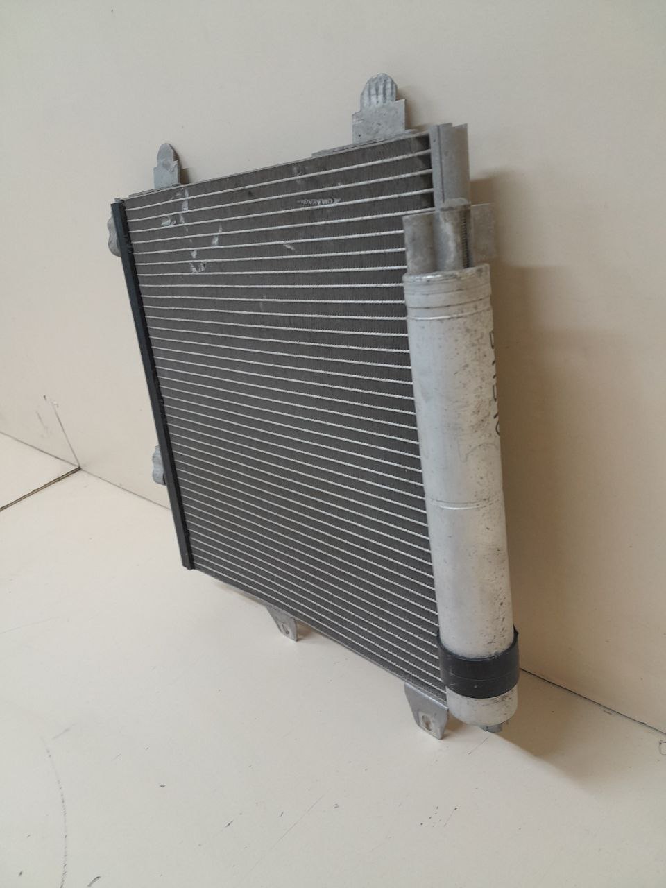 Радиатор кондиционера (конденсер) Peugeot 107 2006-2014