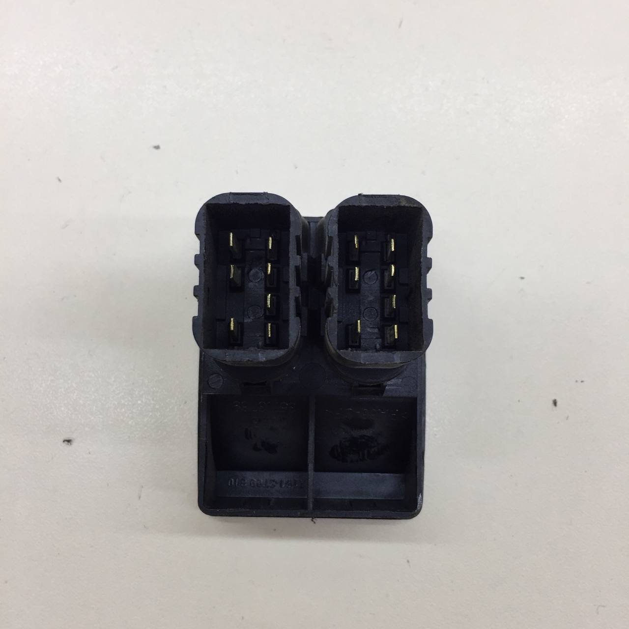 Блок управления стеклоподъемниками Lada Granta 2011>