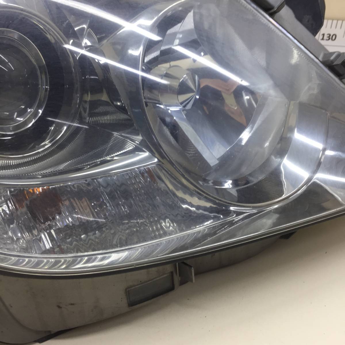 Фара правая Lexus LX570 (J200) 2007-2015