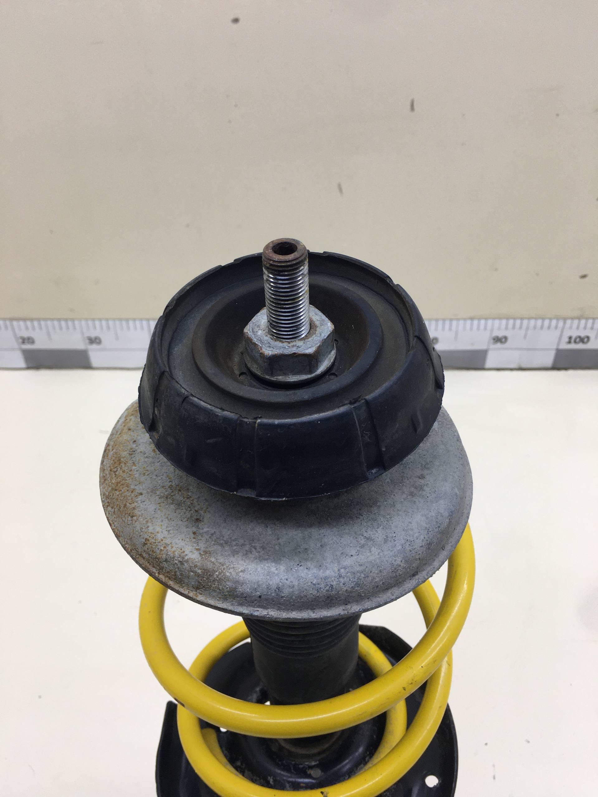 Амортизатор передний Renault Logan (2) 2014>