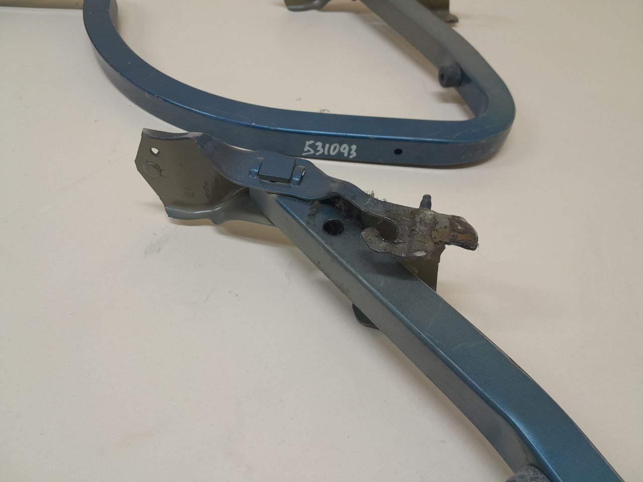 Петля крышки багажника Citroen C-Elysee 2012-2017