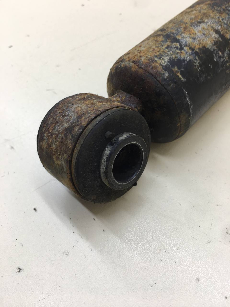 Амортизатор задний Opel Astra H / Family 2004-2015