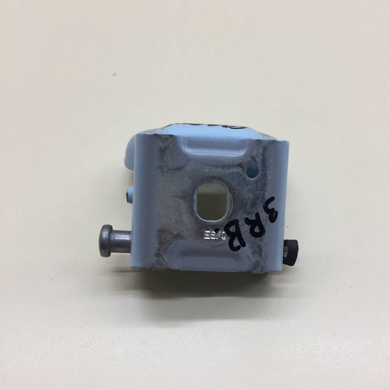 Петля двери задней правой верхняя Citroen C3 2009-2016