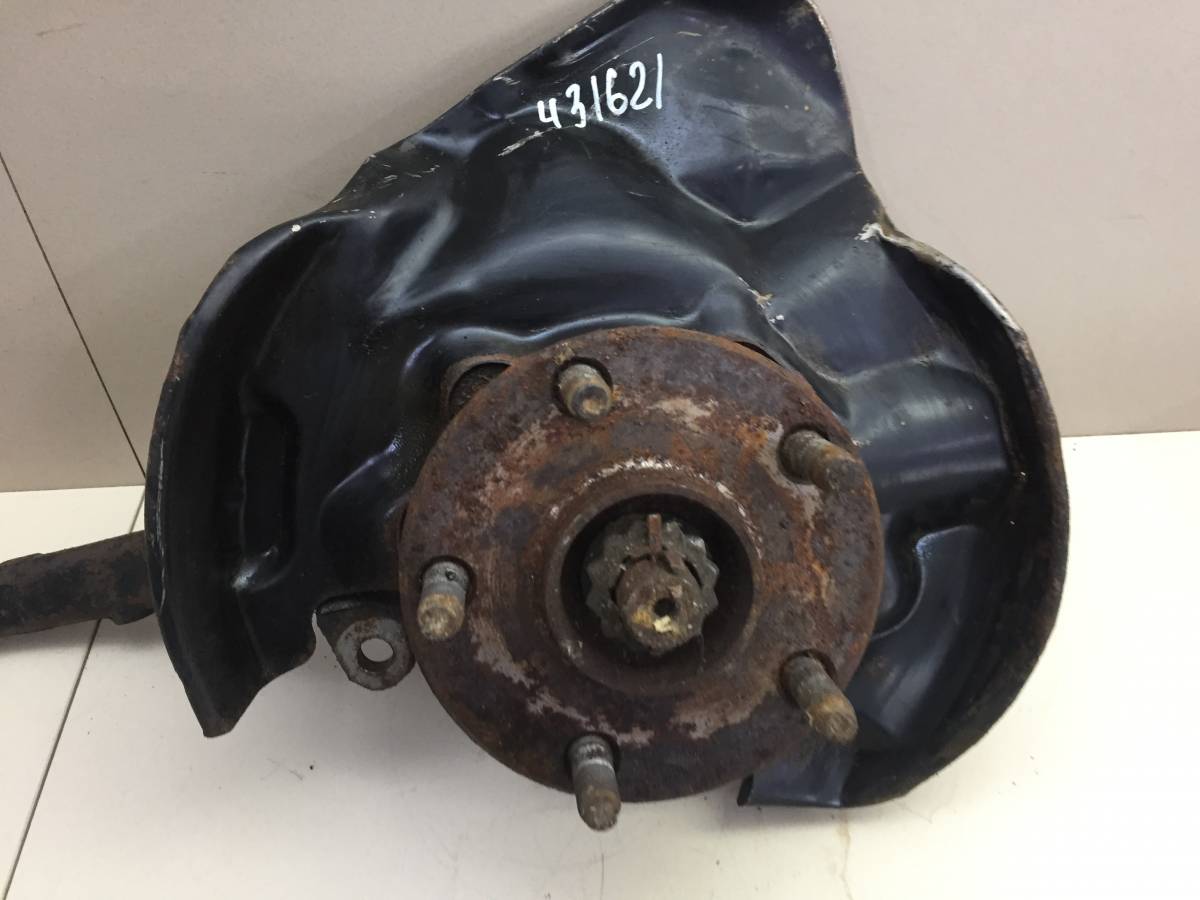 Кулак поворотный передний правый Toyota Crown (S150) 1995-2001