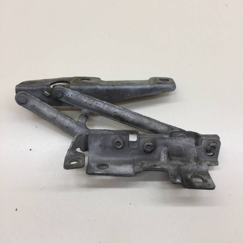 Петля капота правая Opel Insignia 2008-2017