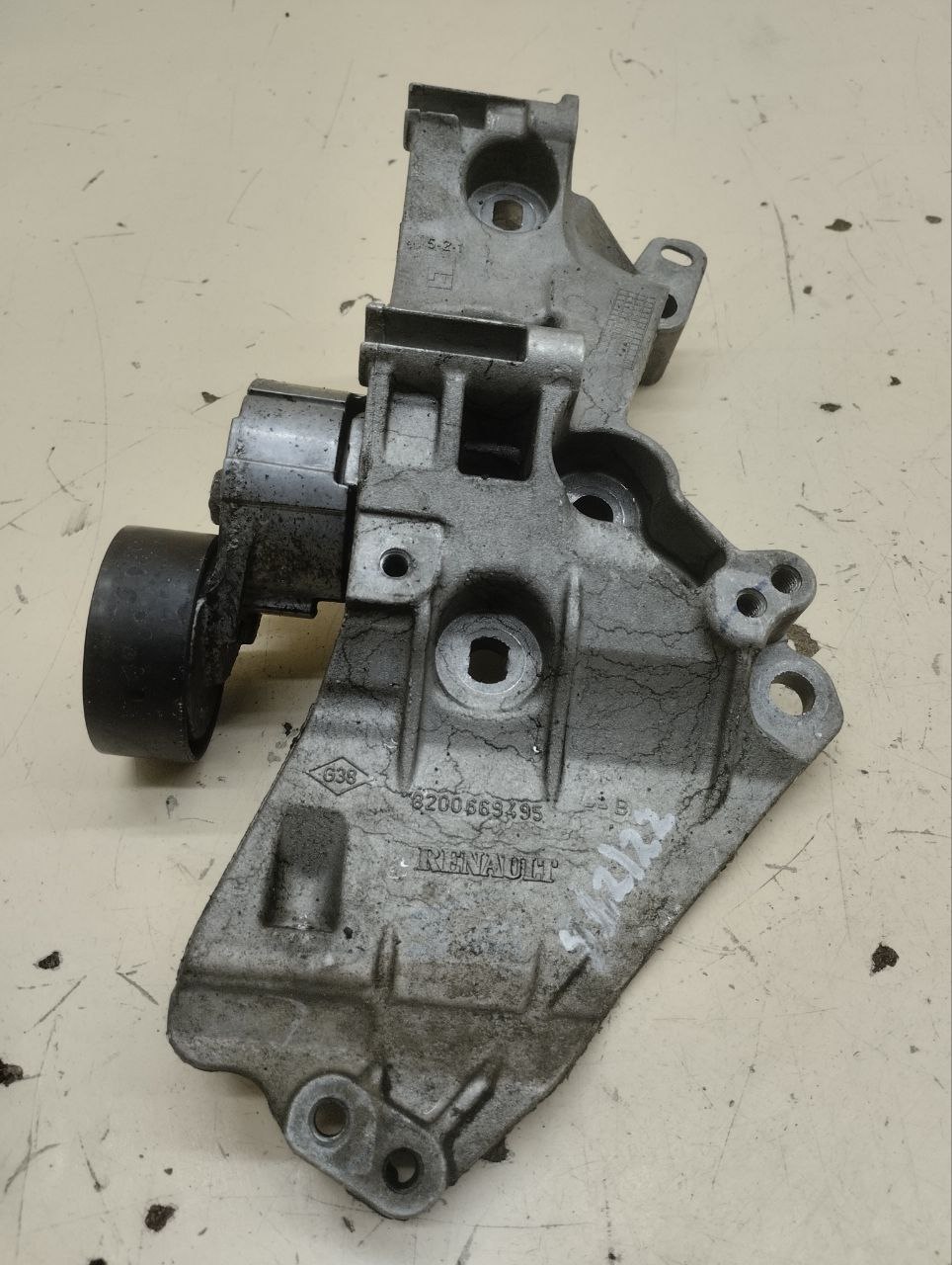 Кронштейн генератора Renault Duster (HSA, HSM) 2012>