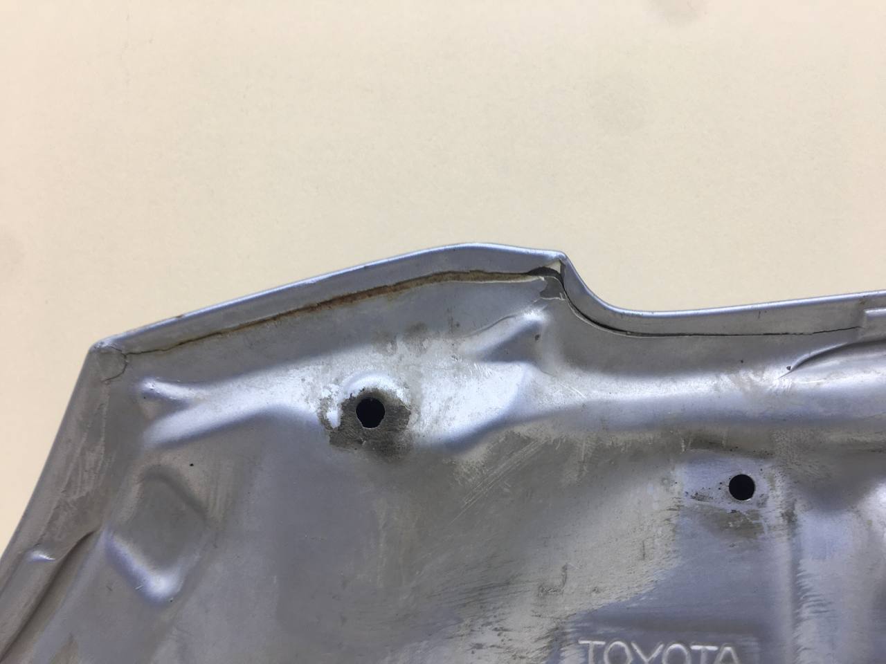 Капот Toyota Corolla E120 2001-2007