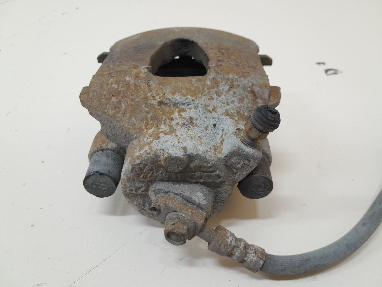 Суппорт передний правый Skoda Fabia (5J) 2007-2014