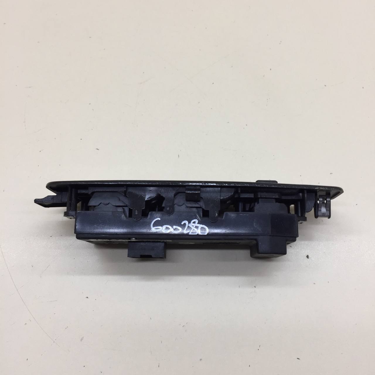 Блок управления стеклоподъемниками Geely MK 2008-2015