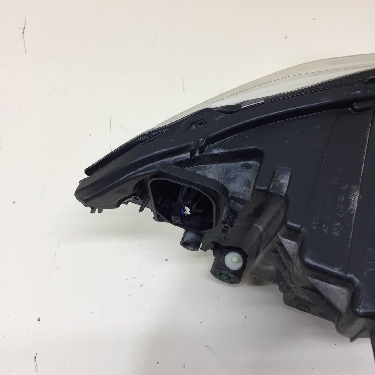 Фара левая Volvo XC90 2015>