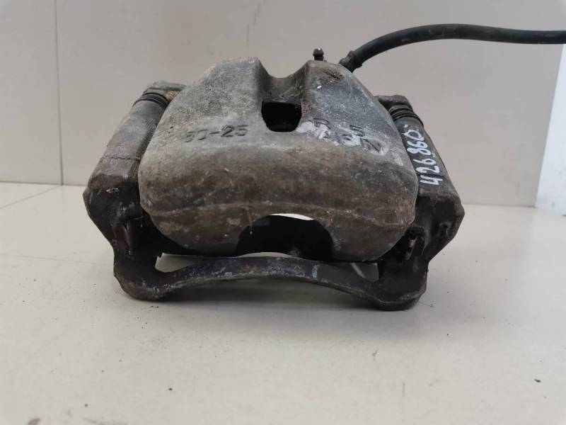 Суппорт передний правый Toyota Altezza (XE10) 1998-2005