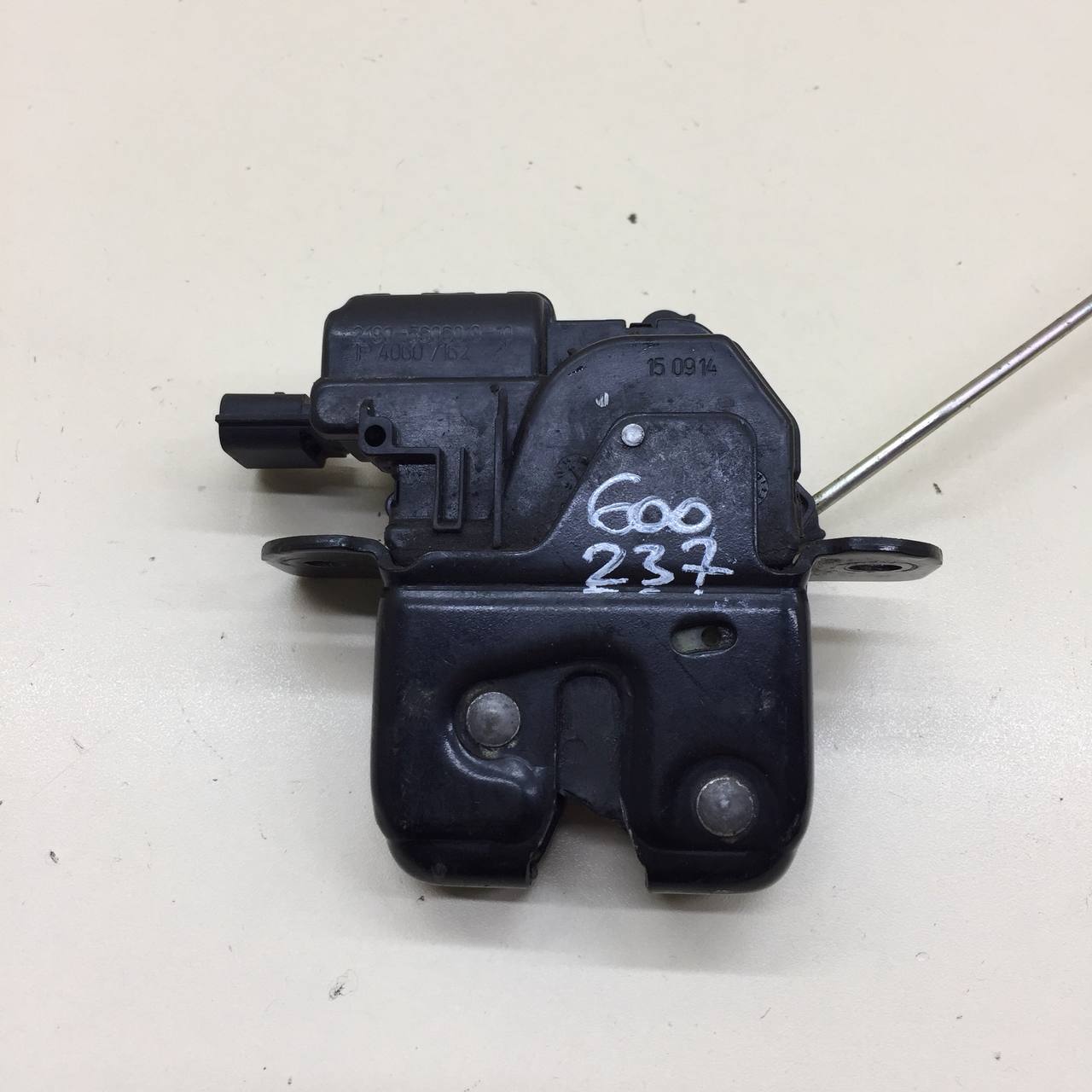 Замок багажника Lada Granta 2011>