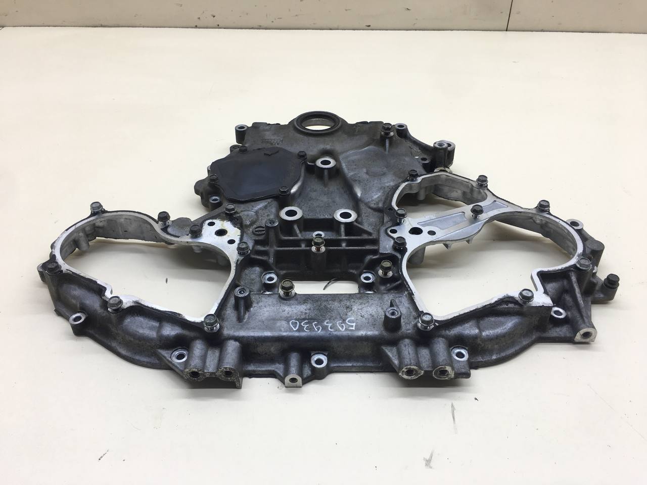 Крышка двигателя передняя Nissan Skyline (V36) 2006-2014