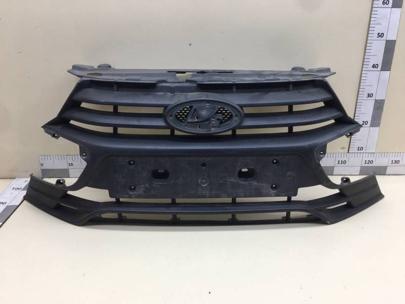 Решетка радиатора Lada Granta 2011>