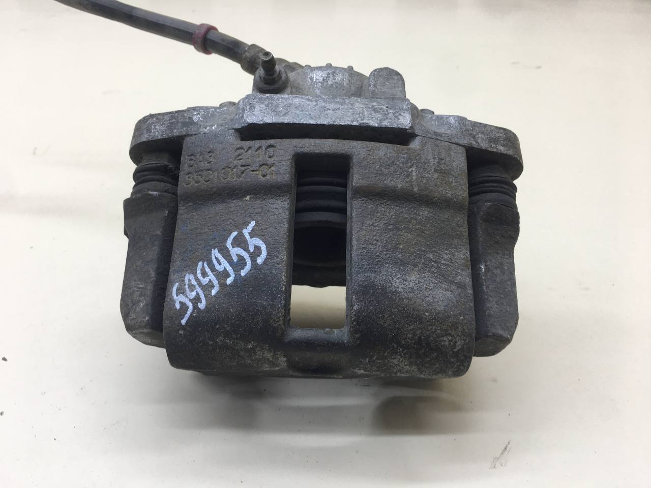 Суппорт передний правый Lada Granta 2011>