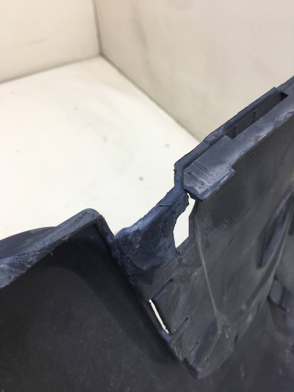 Бампер задний Volvo XC90 2002-2015