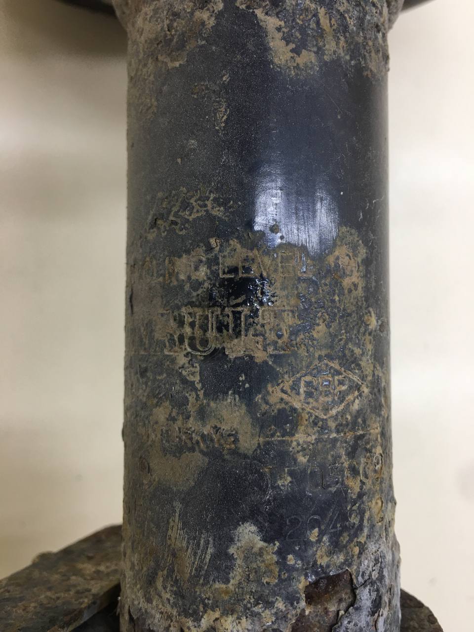 Амортизатор передний Renault Symbol (2) 2008-2012