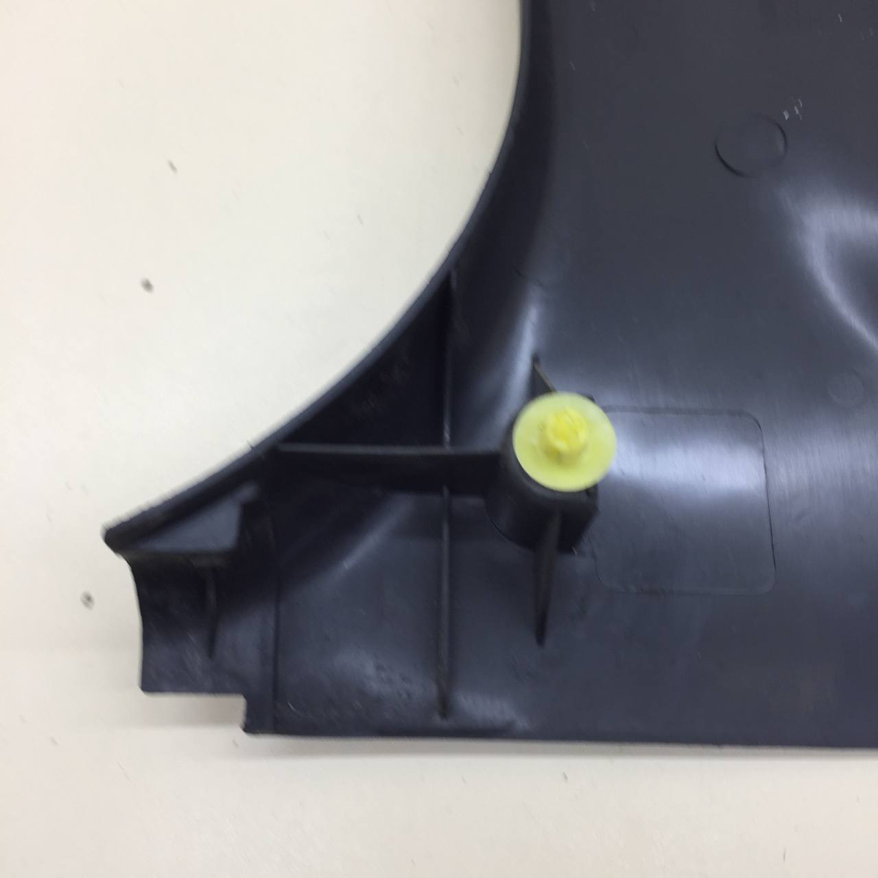 Обшивка стойки Toyota Corolla E120 2001-2007