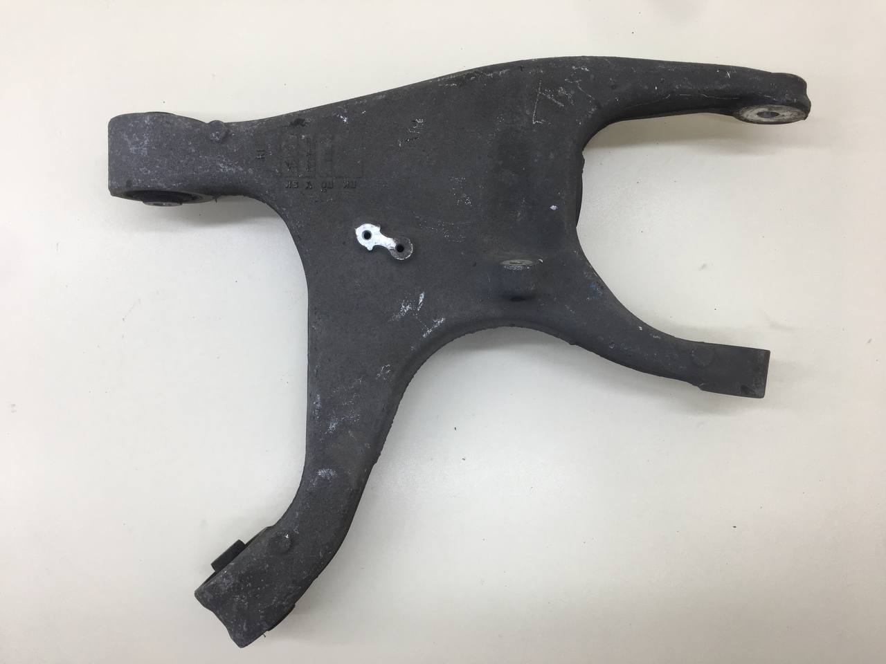 Рычаг задний нижний левый Audi Q5 (8R) 2008-2017