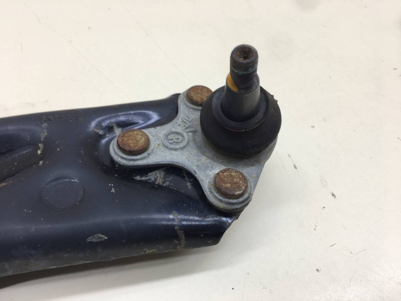 Рычаг передний правый Skoda Karoq 2017>