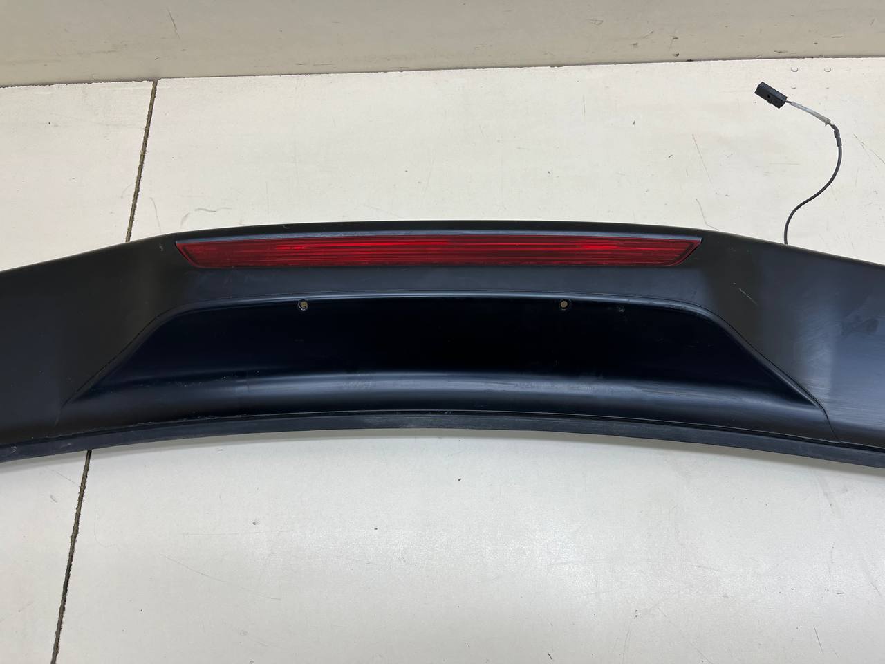 Спойлер (дефлектор) крышки багажника Porsche Cayenne 2010-2017