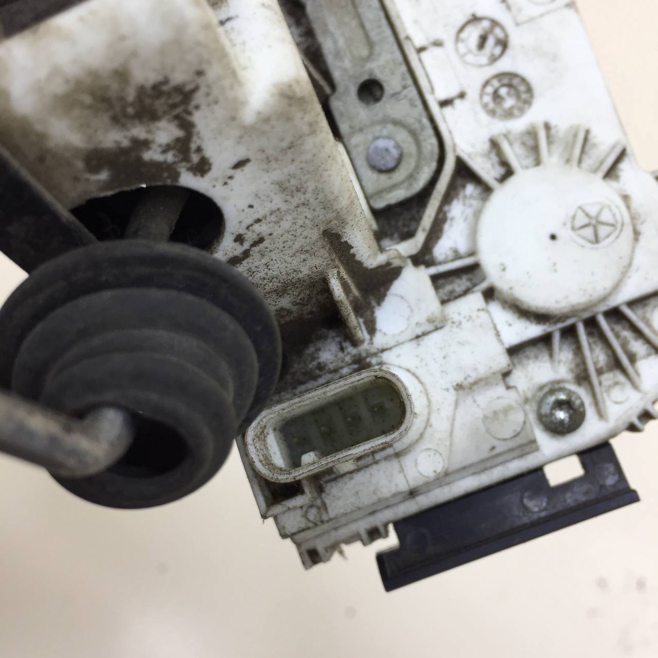 Замок двери задней правой Jeep Grand Cherokee (WK2) 2010>