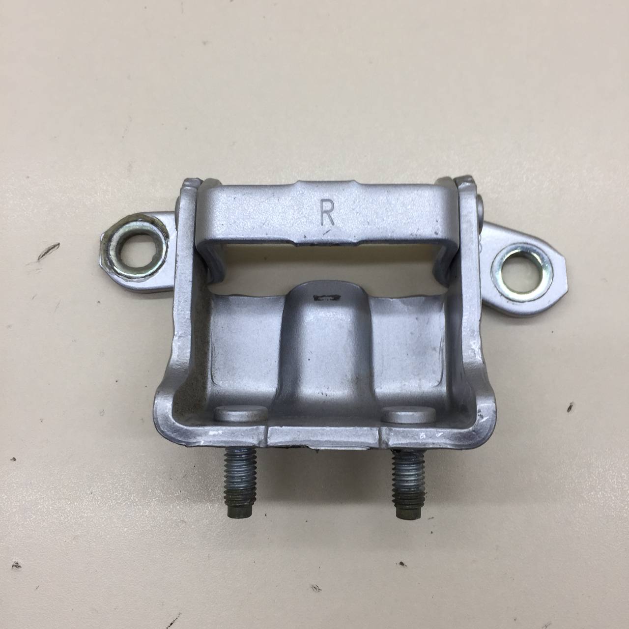 Петля двери задней правой верхняя Nissan Maxima (a36) 2015-2023