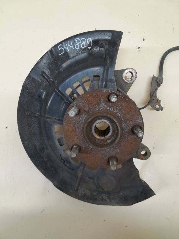 Кулак поворотный передний правый Toyota Camry (XV50) 2011-2017