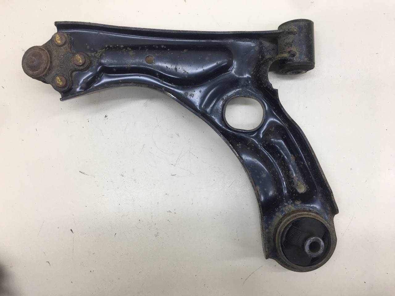 Рычаг передний правый Chevrolet Aveo T300 2011>