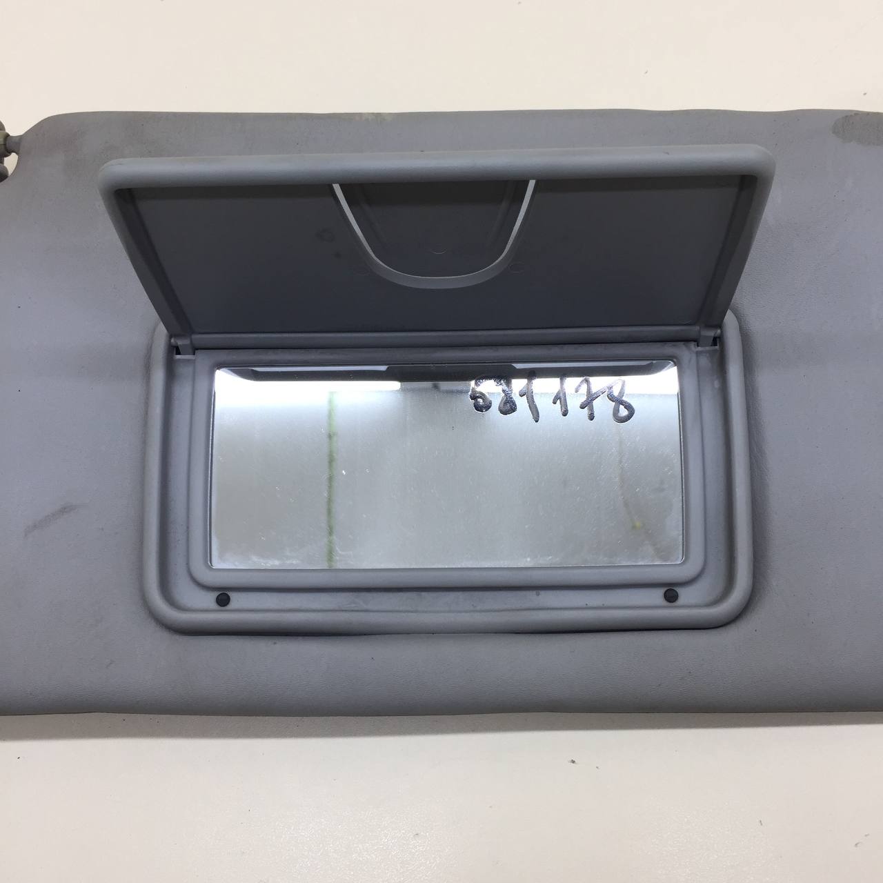 Козырек солнцезащитный (внутри) Suzuki Liana 2001-2007