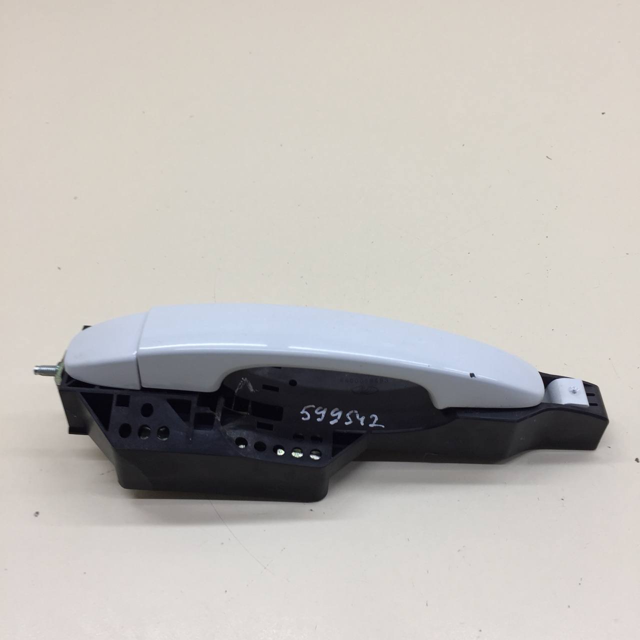 Ручка двери передней наружная правая Lada Vesta 2015>