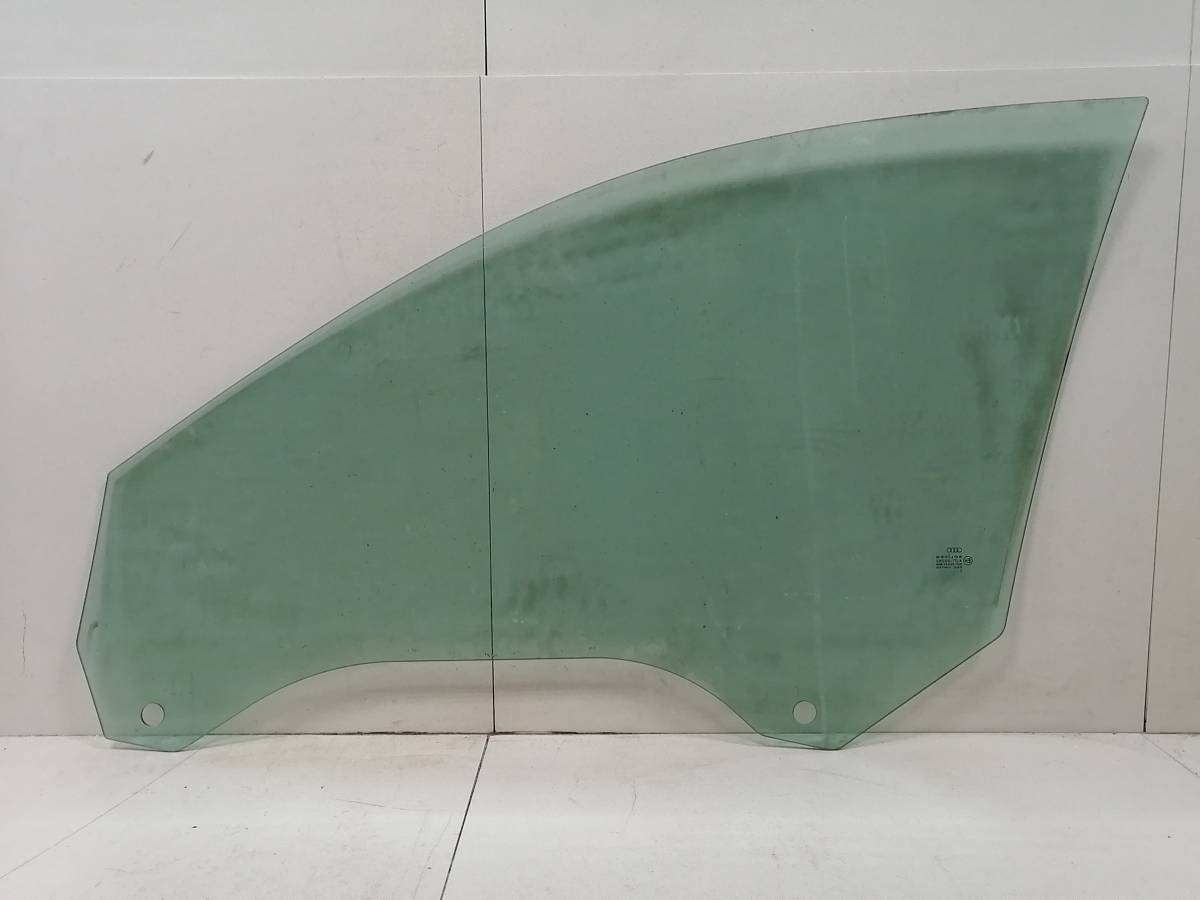 Стекло двери передней правой Audi Allroad A6 (C5) 2000-2005