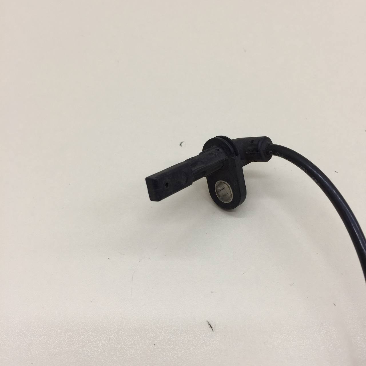 Датчик ABS задний Opel Astra J 2010-2017