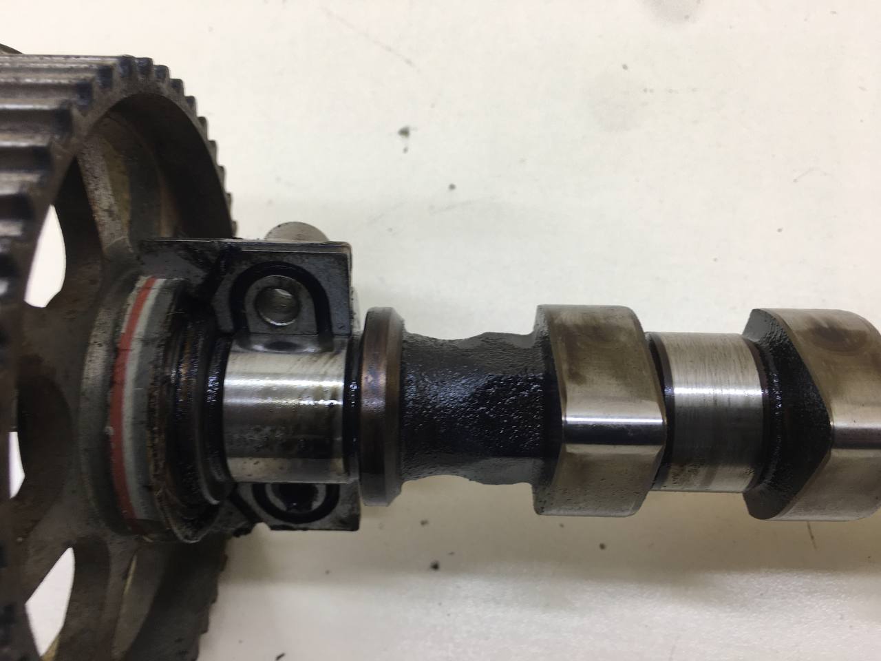 Распредвал выпускной Opel Astra H / Family 2004-2015