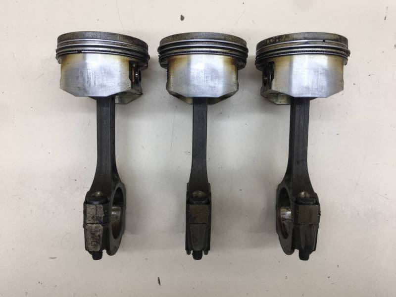 Поршень с шатуном Renault Logan (2) 2014>