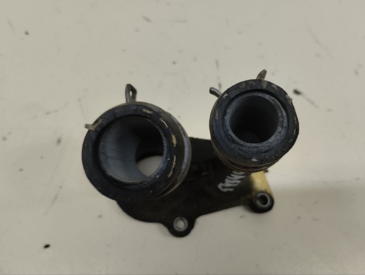 Крышка термостата Ford Focus 3 2011>